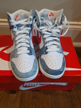 Women Nike High-Top Sneakers in White, Light Blue Denim & Red